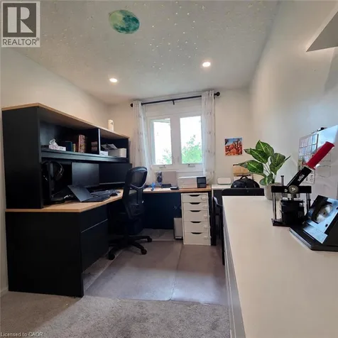 158 Newbury Drive Kitchener ON N2N 2N8