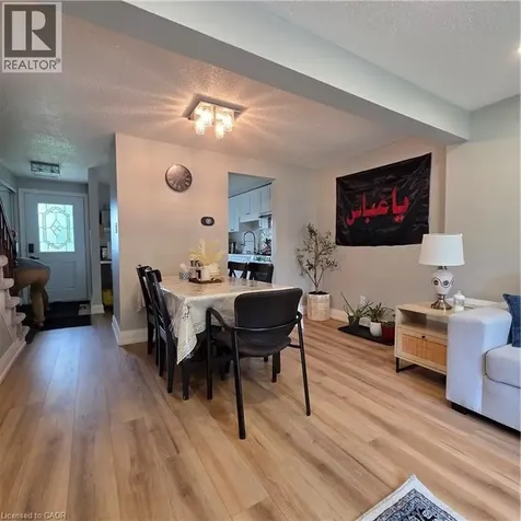 158 Newbury Drive Kitchener ON N2N 2N8