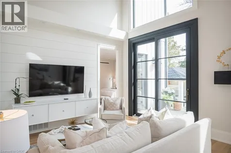 307 Martin Street Milton ON L9T 2R7