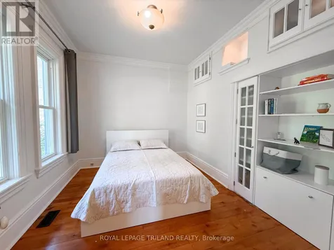 12 East Avenue St. Thomas ON N5R 3S8