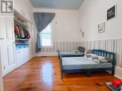 12 East Avenue St. Thomas ON N5R 3S8