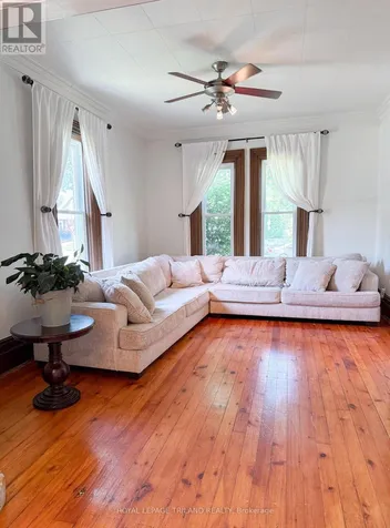 12 East Avenue St. Thomas ON N5R 3S8