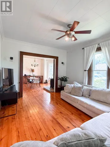12 East Avenue St. Thomas ON N5R 3S8