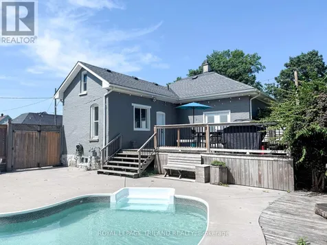 12 East Avenue St. Thomas ON N5R 3S8