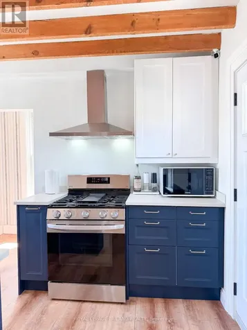 12 East Avenue St. Thomas ON N5R 3S8