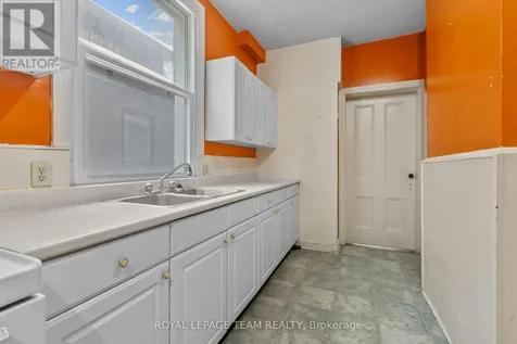 498 Gladstone Avenue Ottawa ON K1R 5N8