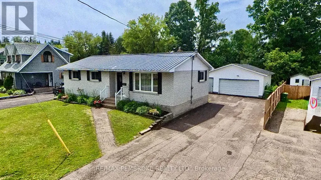 23 Doran Road Petawawa ON K8H 1P8