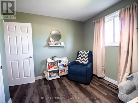 23 Doran Road Petawawa ON K8H 1P8