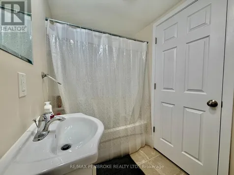 23 Doran Road Petawawa ON K8H 1P8