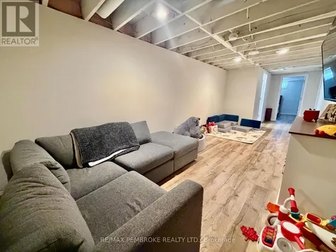 23 Doran Road Petawawa ON K8H 1P8