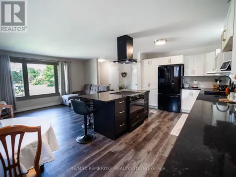 23 Doran Road Petawawa ON K8H 1P8