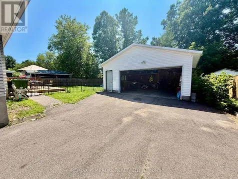 23 Doran Road Petawawa ON K8H 1P8