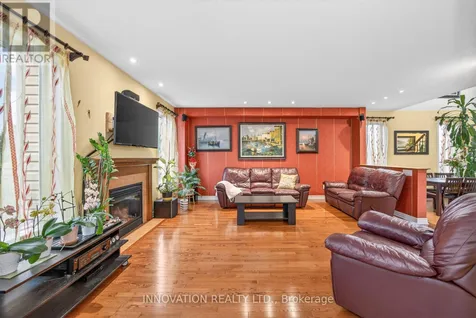 160 Hillman Marsh Way Ottawa ON K1T 0A8