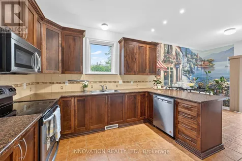 160 Hillman Marsh Way Ottawa ON K1T 0A8