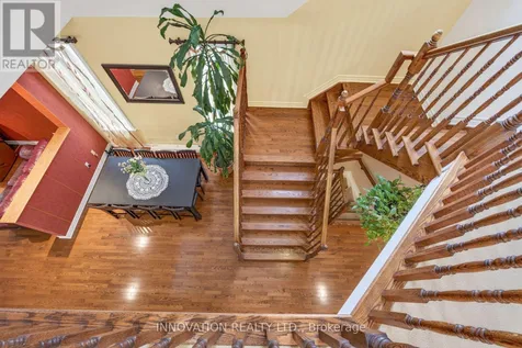160 Hillman Marsh Way Ottawa ON K1T 0A8