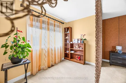 160 Hillman Marsh Way Ottawa ON K1T 0A8