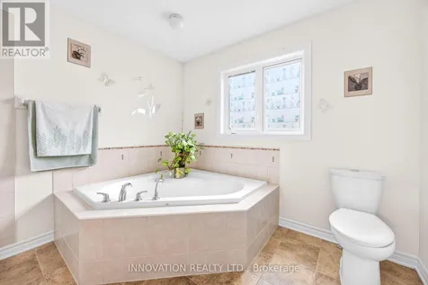 160 Hillman Marsh Way Ottawa ON K1T 0A8