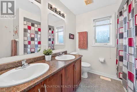 160 Hillman Marsh Way Ottawa ON K1T 0A8