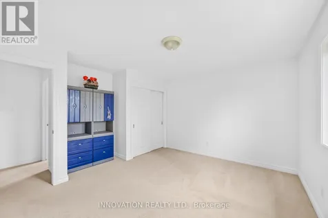 160 Hillman Marsh Way Ottawa ON K1T 0A8
