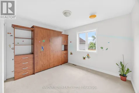 160 Hillman Marsh Way Ottawa ON K1T 0A8