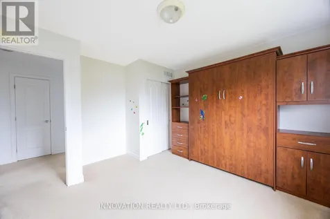 160 Hillman Marsh Way Ottawa ON K1T 0A8
