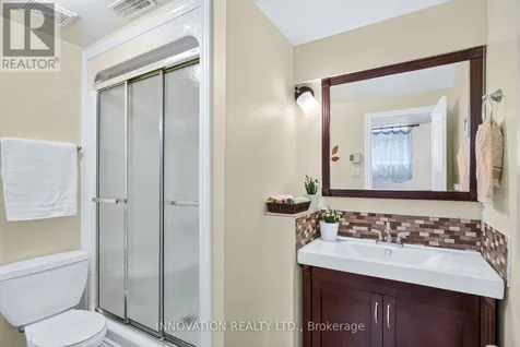 160 Hillman Marsh Way Ottawa ON K1T 0A8