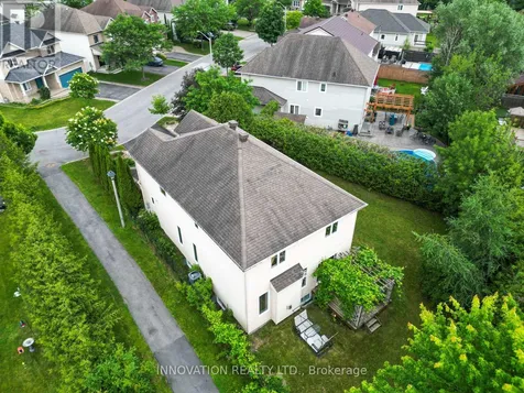 160 Hillman Marsh Way Ottawa ON K1T 0A8