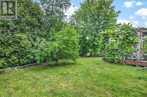 160 Hillman Marsh Way Ottawa ON K1T 0A8