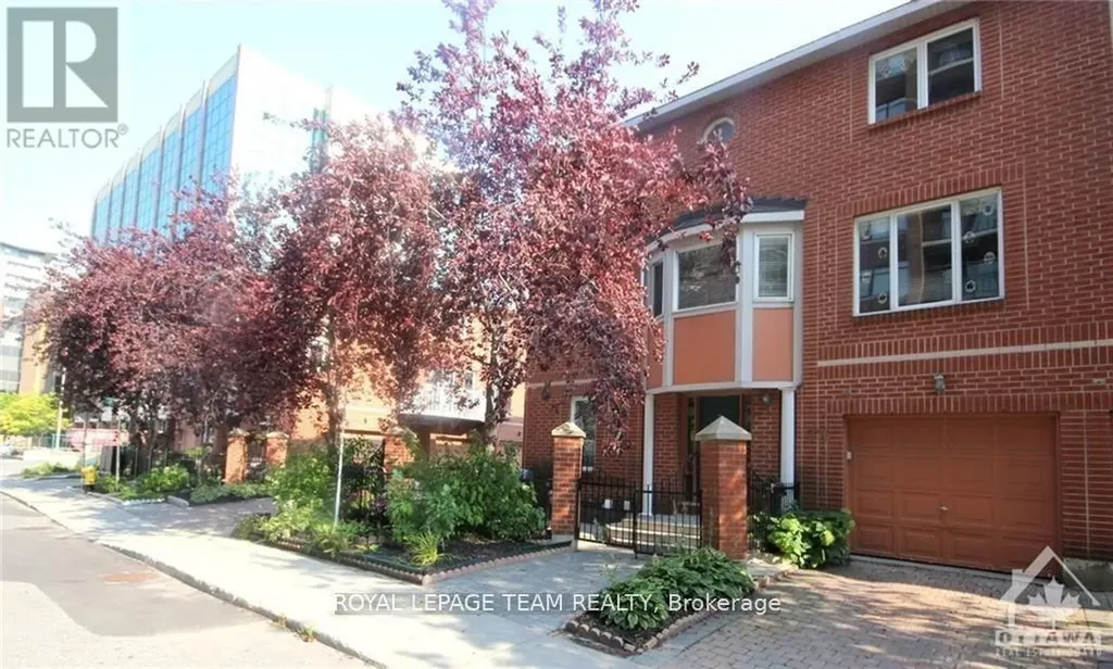 376 Lisgar Street Ottawa ON K2P 2J3