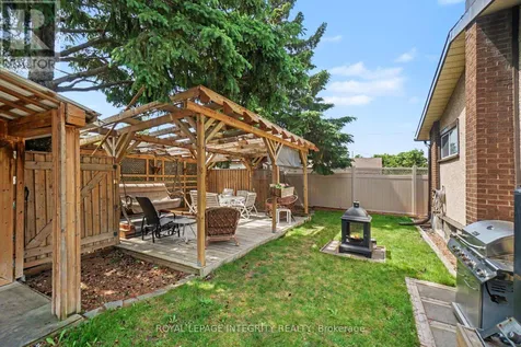 2450 Magnus Avenue Ottawa ON K1G 1J8