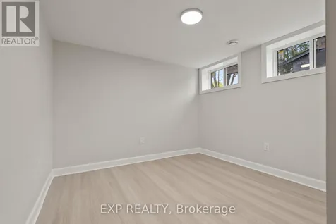 2393 Sheldon Avenue Ottawa ON K2C 1K4