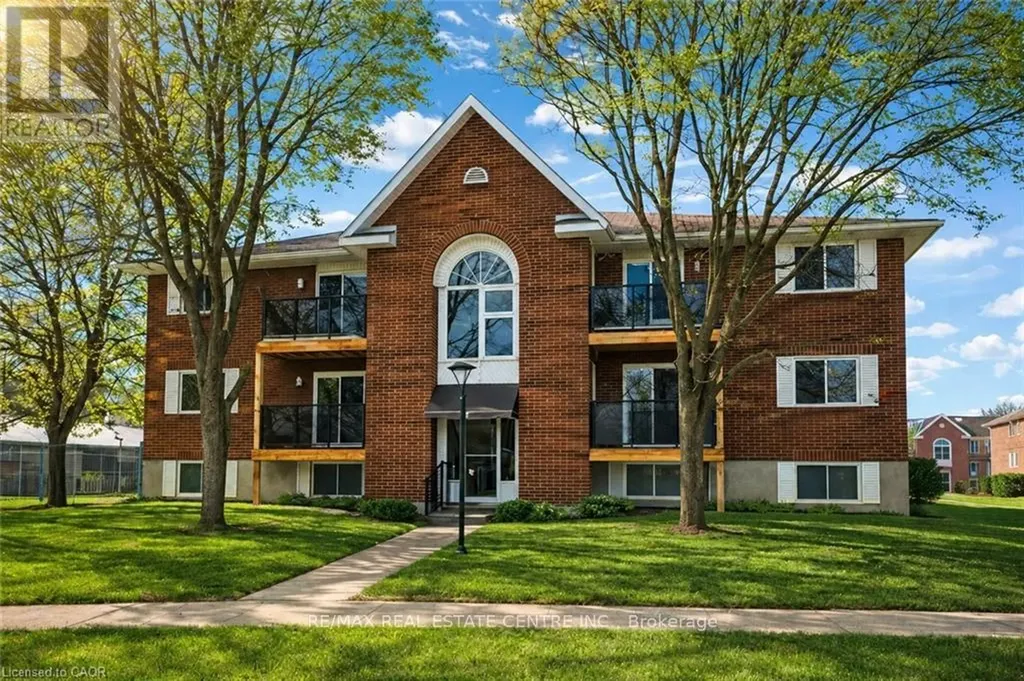 565 Greenfield Avenue Kitchener ON N2C 2P3