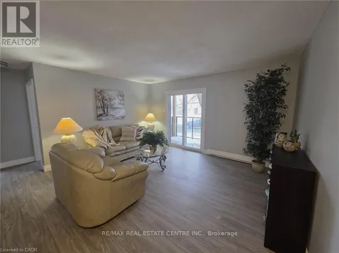 565 Greenfield Avenue Kitchener ON N2C 2P3