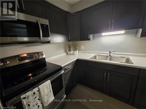 565 Greenfield Avenue Kitchener ON N2C 2P3