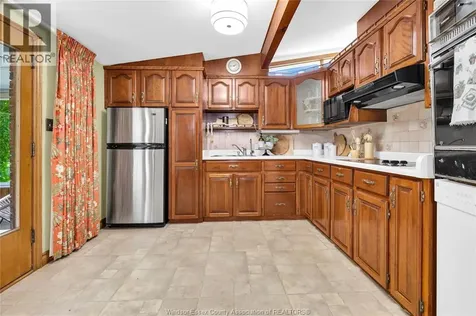 2849 Byng Road Windsor ON N8W 3G5