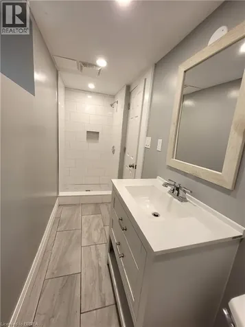 76 Glenview Avenue Cambridge ON N1R 2W2