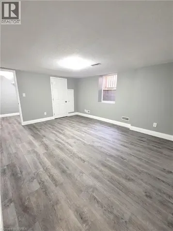 76 Glenview Avenue Cambridge ON N1R 2W2