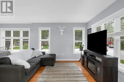 52 Harbour Crescent Wasaga Beach ON L9Z 1G5
