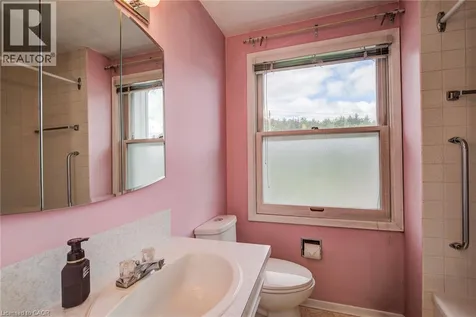 76 Pepperwood Crescent Kitchener ON N2A 2R3
