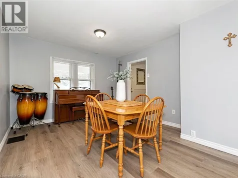 52 Stapleton Avenue North Hamilton ON L8H 3N5