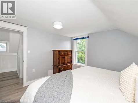 52 Stapleton Avenue North Hamilton ON L8H 3N5