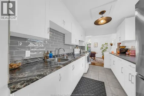1196 Curry Avenue Windsor ON N9B 2C9