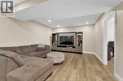 295 George Street Amherstburg ON N9V 2G3