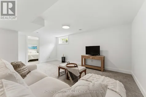 5553 Doctor Leach Drive Ottawa ON K4M 1L6