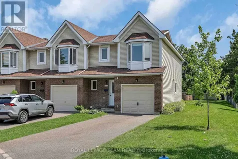 563 Parasol Court Ottawa ON K4A 2X2