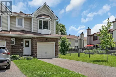 563 Parasol Court Ottawa ON K4A 2X2