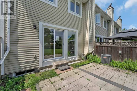 563 Parasol Court Ottawa ON K4A 2X2