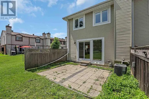 563 Parasol Court Ottawa ON K4A 2X2