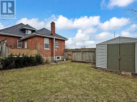 674 Colborne Street East Brantford ON N3S 3P9