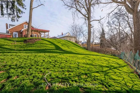 78 Terrace Hill Street Brantford ON N3R 1G1